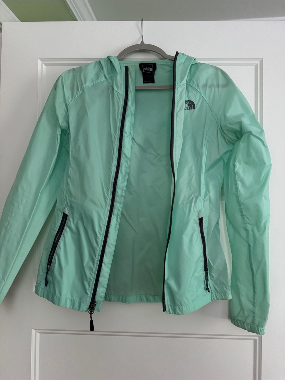 The North Face Women's Mint Lightweight Hooded Shell Jacket
